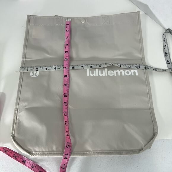 Lululemon Lot of 2 Large and Medium Reusable Shopping Tote Lunch Bags Gray Green - Picture 8 of 9